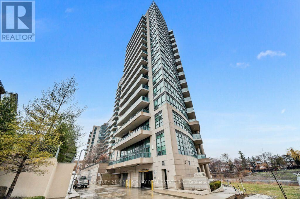 Property Photo:  35 Brian Peck Crescent Ph3  ON M4G 0A5 
