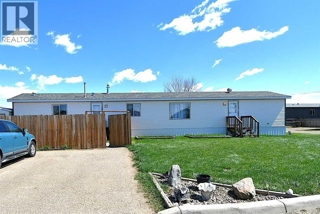 Property Photo:  24 Maple Drive West  AB T0J 0B0 