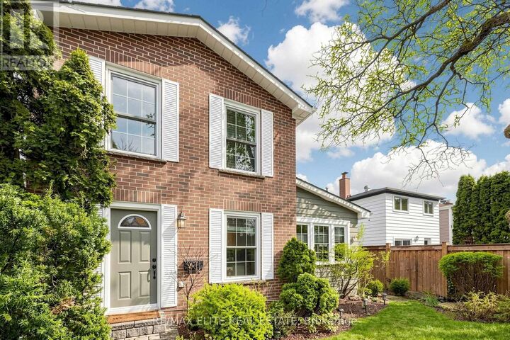 Property Photo:  74 Lillooet Crescent  ON L4C 5A7 