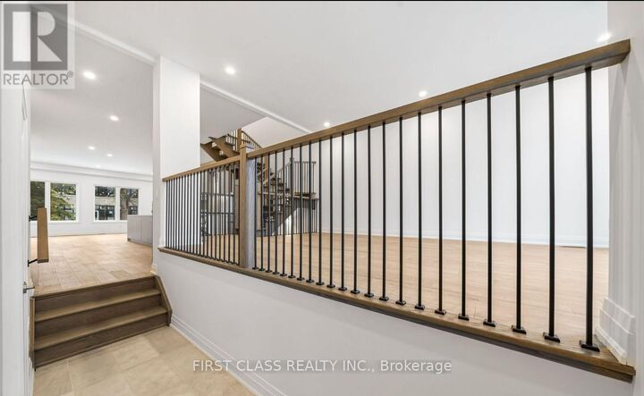 Property Photo:  16 Direzze Court  ON L4C 5T8 