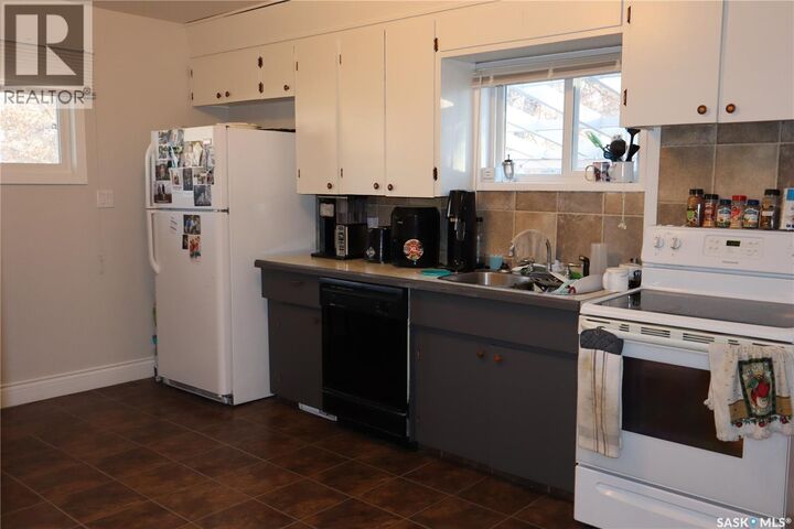 Property Photo:  203 5th Avenue W  SK S0H 0B0 