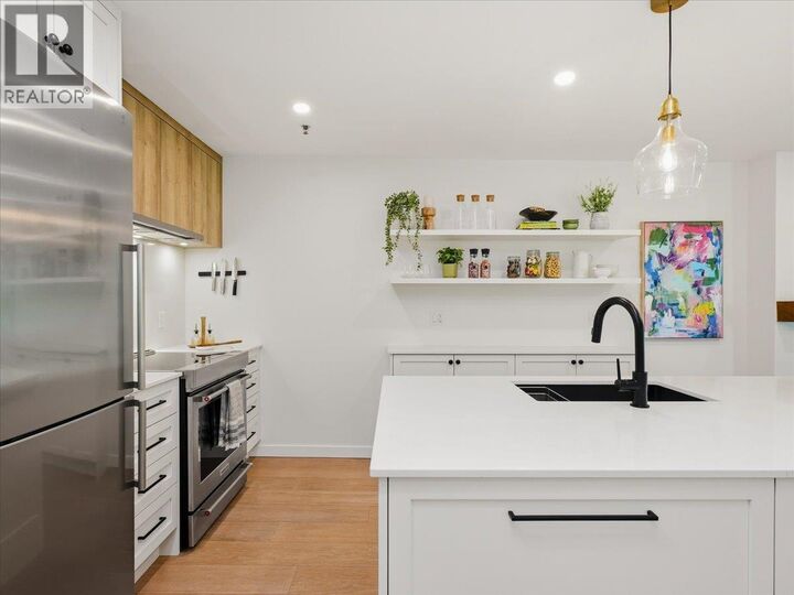 Property Photo:  1925 West 2nd Avenue 207  BC V6J 1J2 