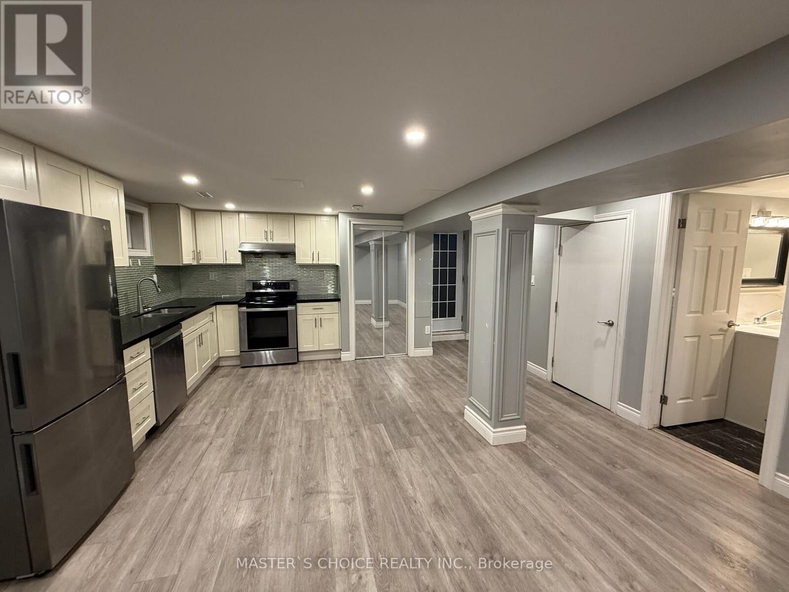 Property Photo:  170 Orchard Hts Boulevard  ON L4G 3A2 