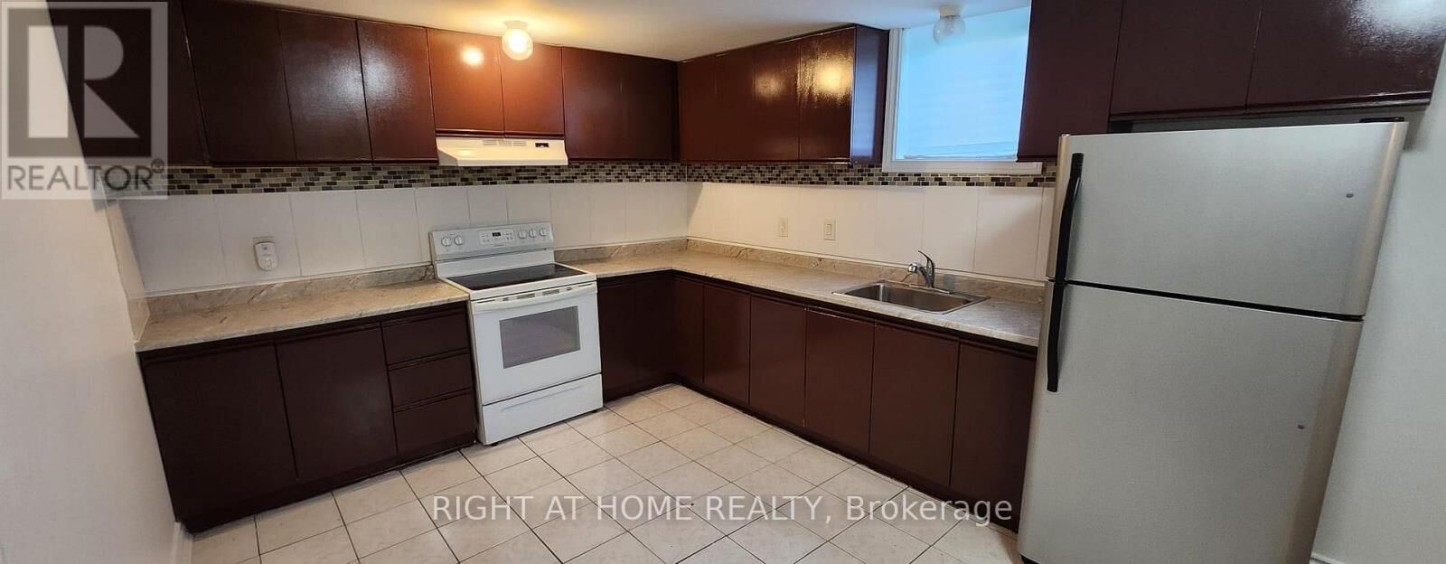 Property Photo:  990 Midland Avenue 1  ON M1K 4G6 