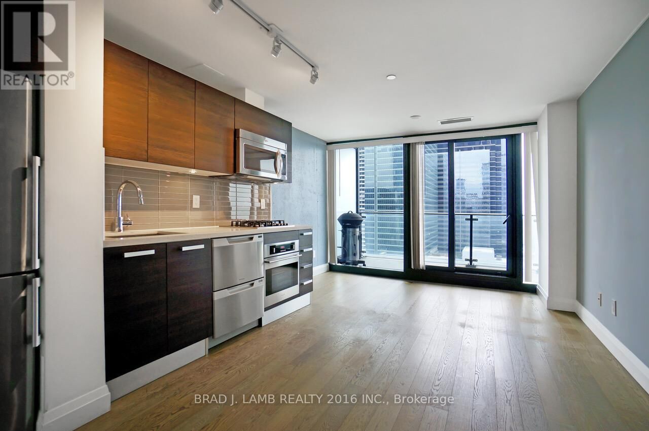Property Photo:  224 King Street West 2305  ON M5V 1H8 