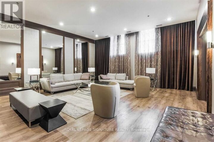 Property Photo:  438 Richmond Street West 801  ON M5V 3S6 
