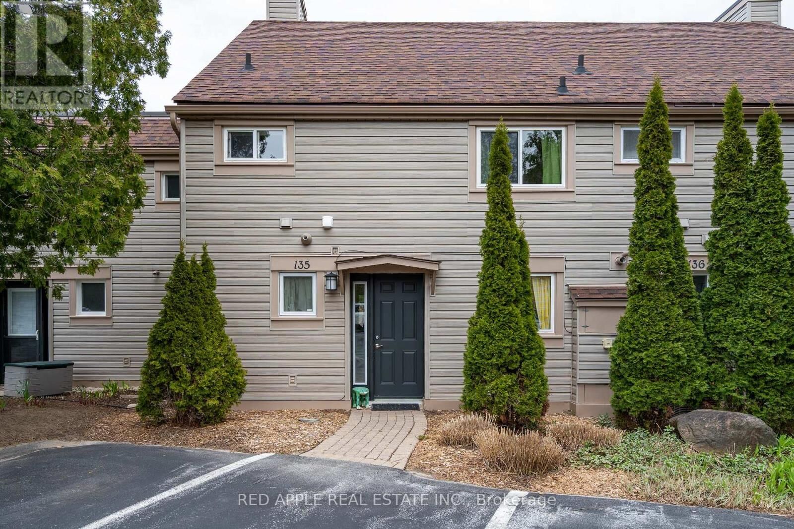 Property Photo:  135 Escarpment Crescent  ON L9Y 5B4 