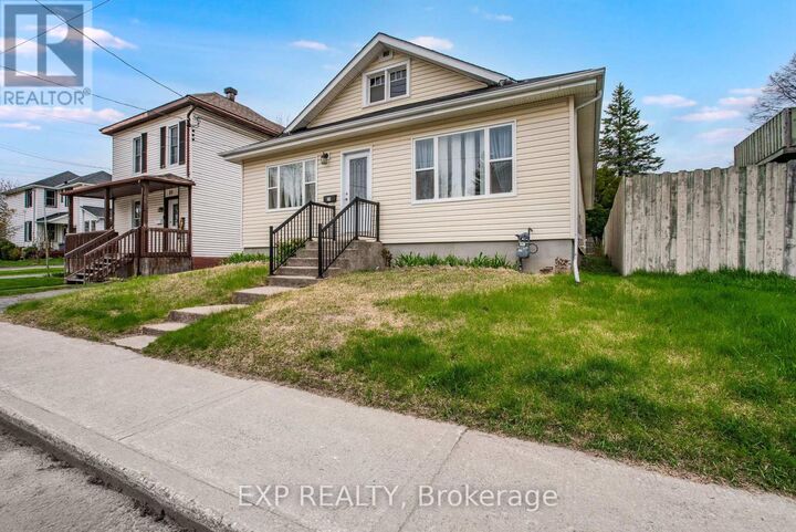 Property Photo:  25 Mary Street South  ON K7A 3P9 