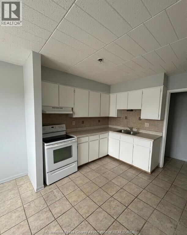 Property Photo:  536 Aylmer Avenue 201  ON N9A 1T8 