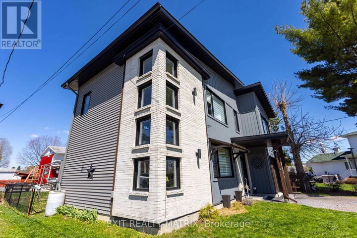 Property Photo:  686 St Isidore Road  ON K0A 1M0 