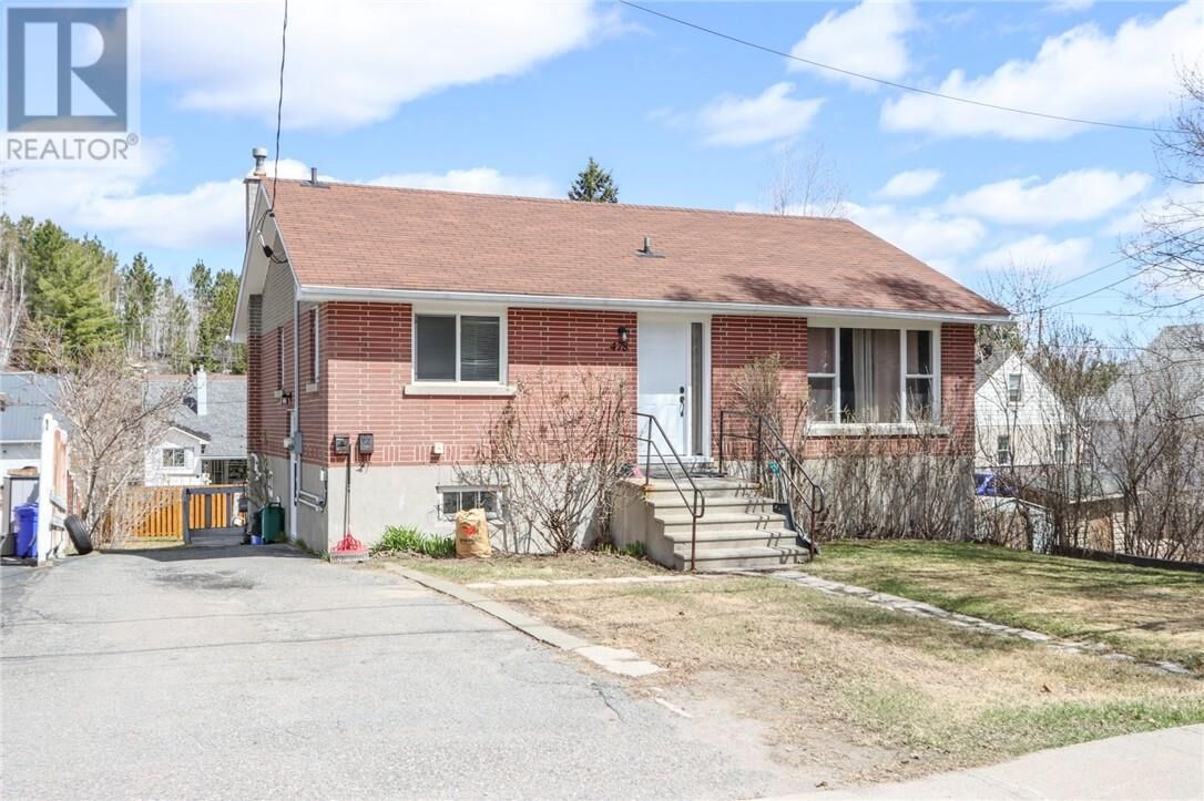 Property Photo:  478 Ash Street  ON P3C 2A4 