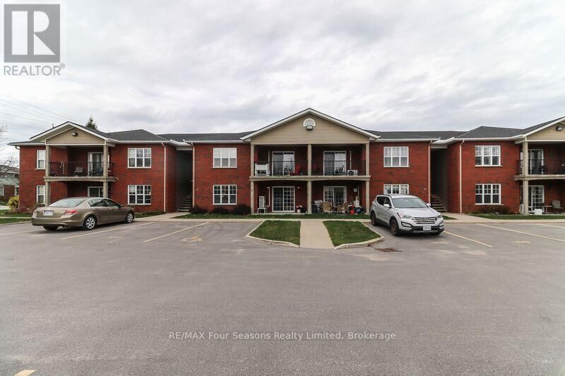 Property Photo:  435 Walnut Street 101  ON L9Y 5J9 