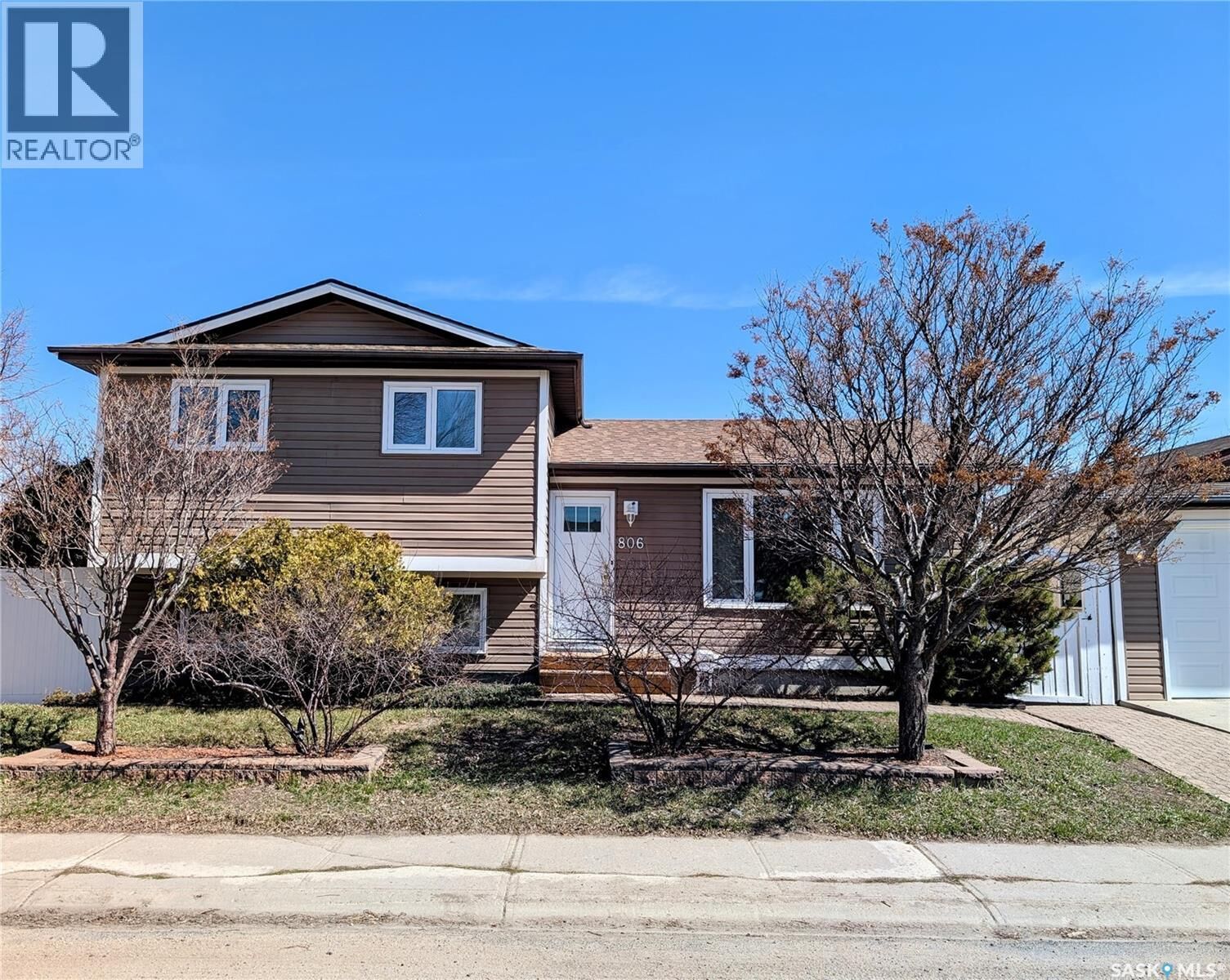 Property Photo:  806 Graham Road  SK S4N 6W7 