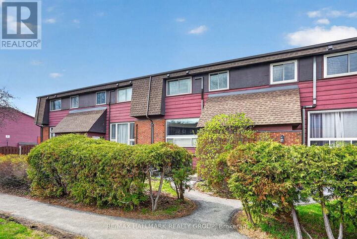 Property Photo:  7C Banner Road  ON K2H 8T3 
