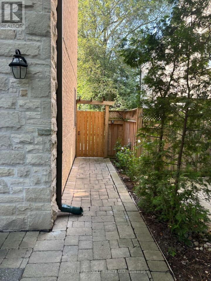 Property Photo:  81 Chestnut Hills Parkway Lower  ON M9A 3R1 