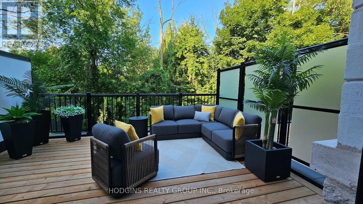 Property Photo:  1138 Mona Road 14  ON L5G 0C8 