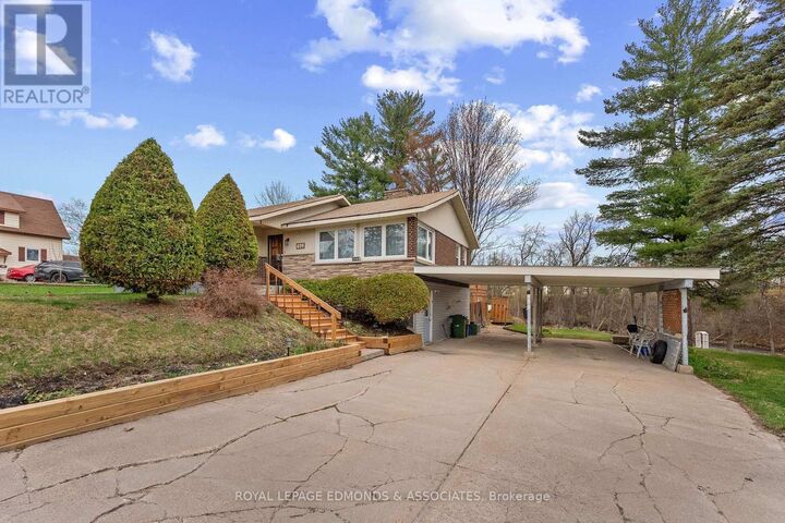 Property Photo: 499 Boundary Road East ON K8A 6L7