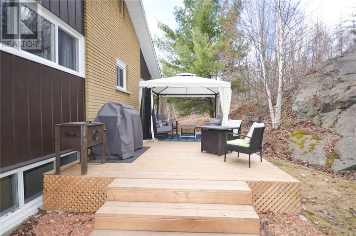 Property Photo:  895 Brookfield Avenue  ON P3A 4K3 