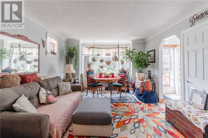 Property Photo:  682 Connaught Avenue  ON P3E 3W6 