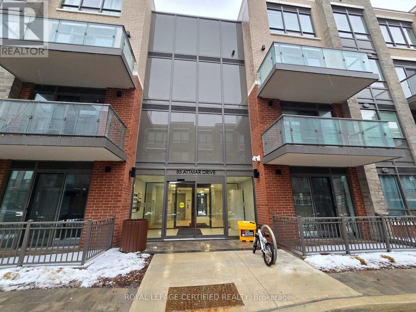 Property Photo:  85 Attmar Drive 333  ON L6P 0Y6 