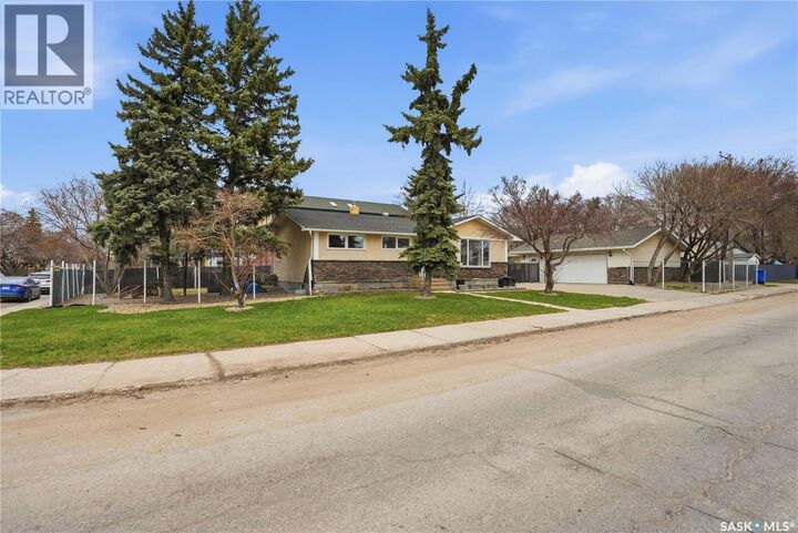 Property Photo:  1630 1st Avenue N  SK S4R 0Z6 