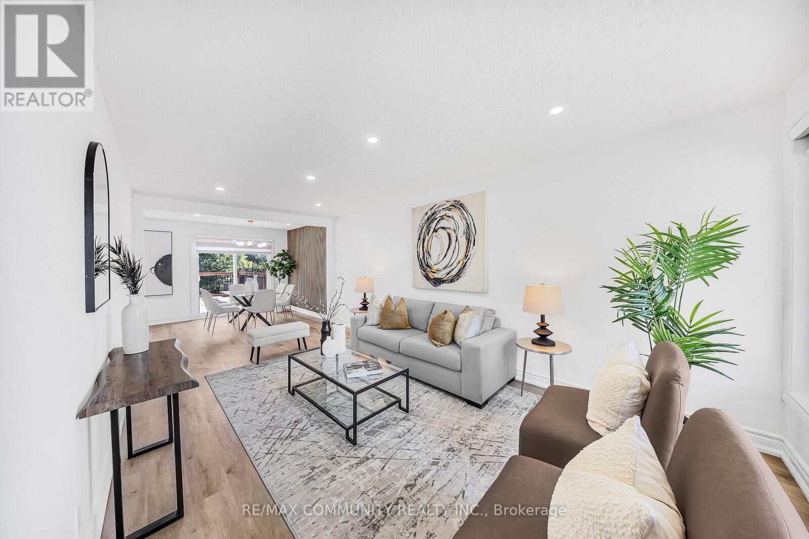 Property Photo:  733 Lublin Avenue  ON L1W 1Z1 