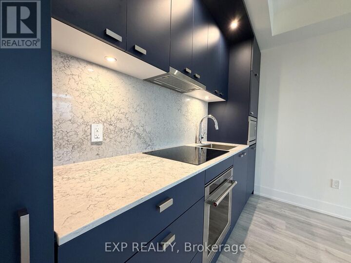 Property Photo:  858 Dupont Street 611  ON M6G 0C1 