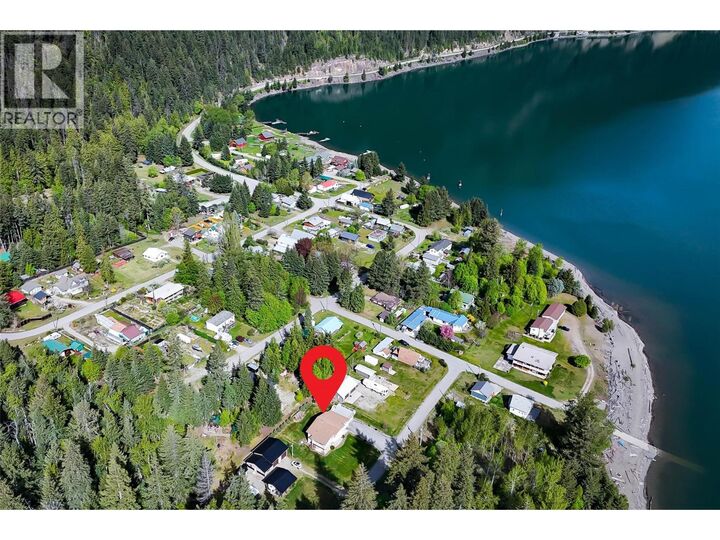 Property Photo: 309 Kootenay Street BC V0G 1M0