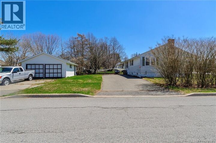 Property Photo:  14 Silver Crescent  NB E2J 3G3 