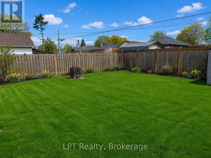 Property Photo:  256 Farewell Street  ON L1H 6L9 