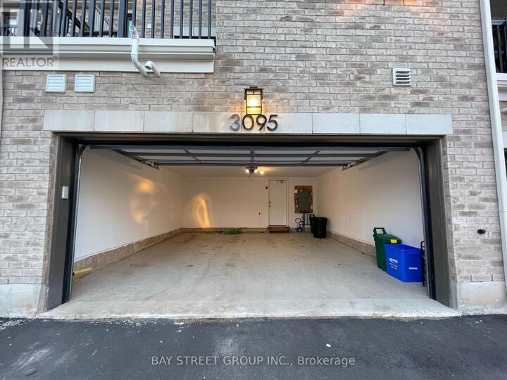 Property Photo:  3095 Travertine Drive  ON L6M 5N9 