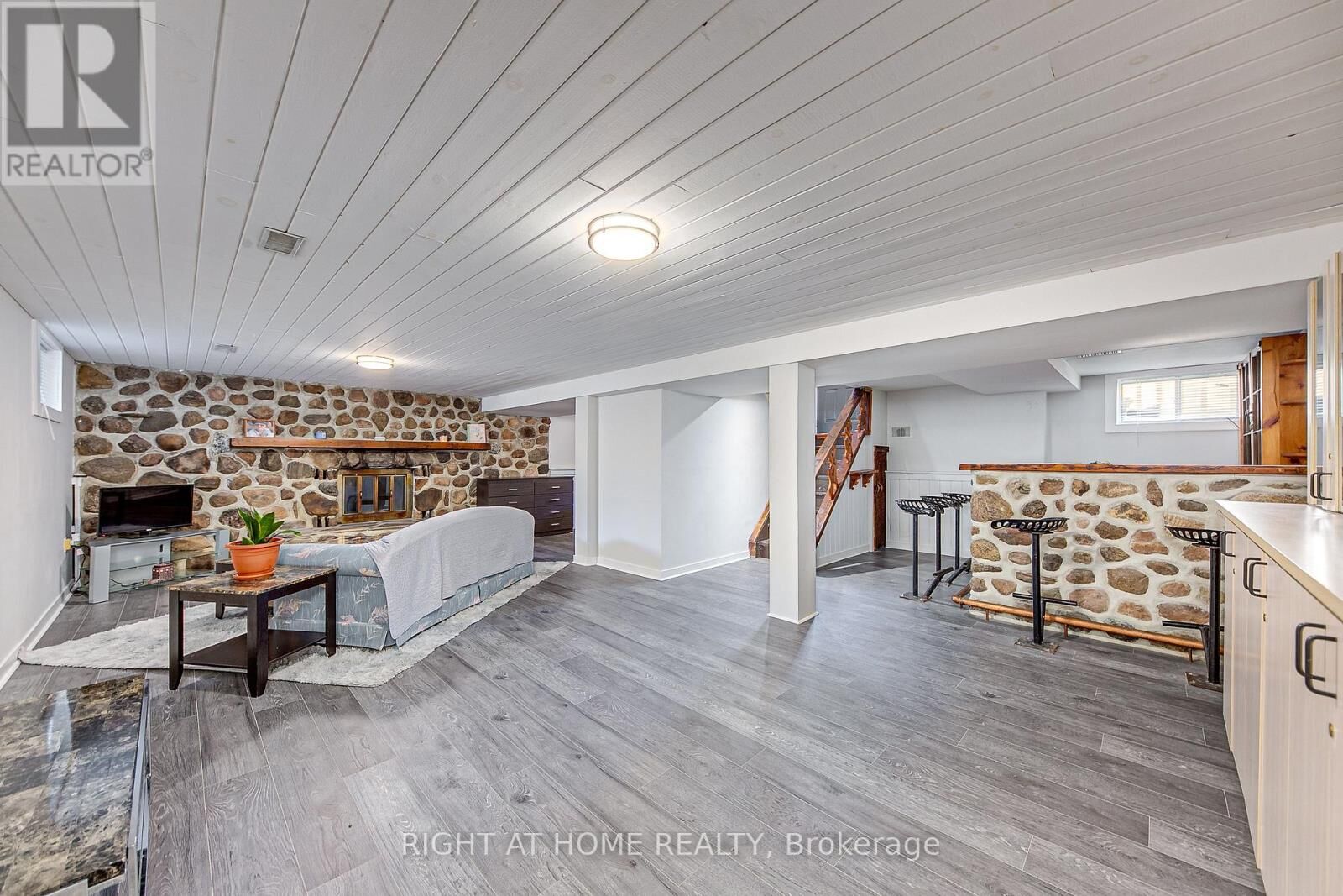 Property Photo:  148 Riverglen Drive Basement  ON L4P 2R2 