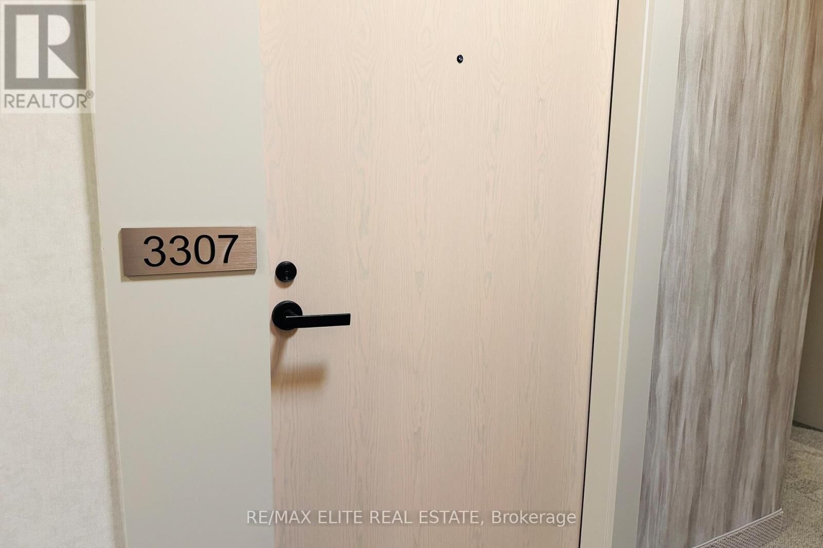 Property Photo:  28 Interchange Way 3307  ON L4K 0P8 