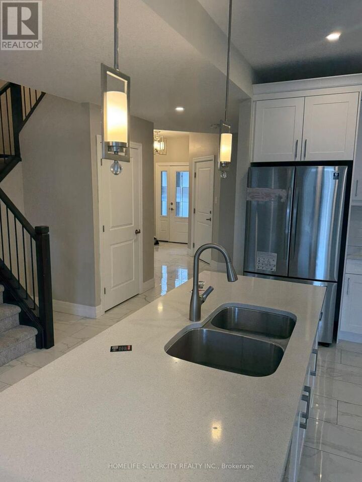 Property Photo:  724 Freeport Street  ON N6G 0R3 