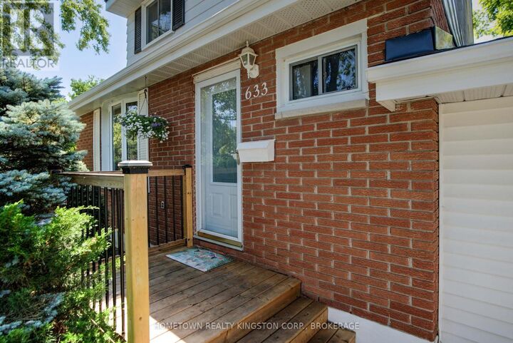 Property Photo:  633 Fleet Street  ON K7M 5A4 