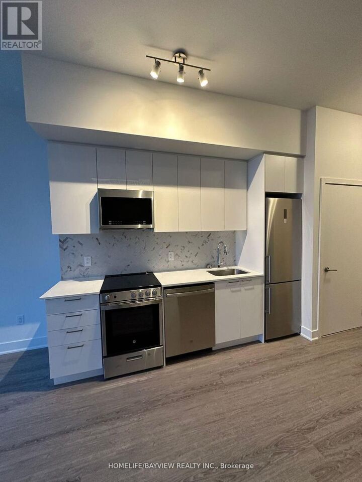 Property Photo:  185 Deerfield Road 1501  ON L3Y 0G7 