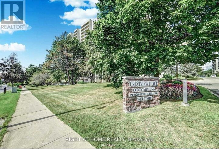 Property Photo:  260 Seneca Park North 1415  ON M2J 4S6 