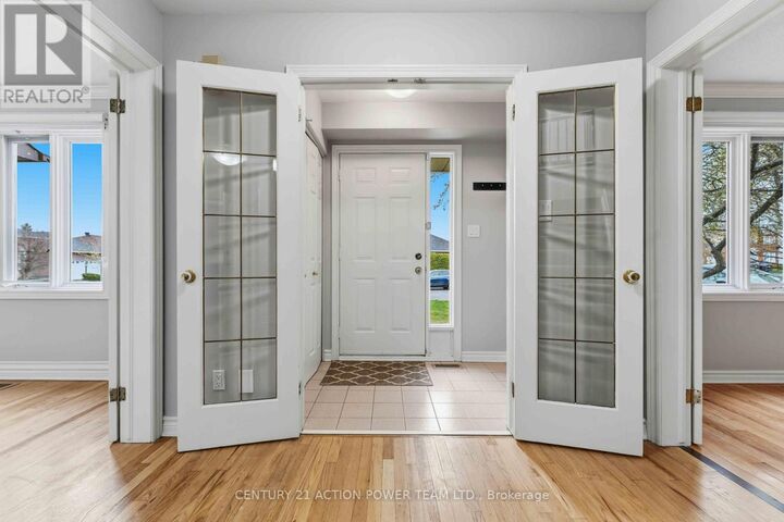 Property Photo:  24 Mika Street  ON K2S 1K8 