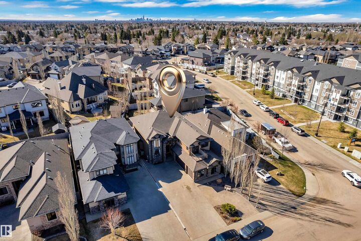 Property Photo:  10915 175 Avenue NW  AB T5X 0B7 