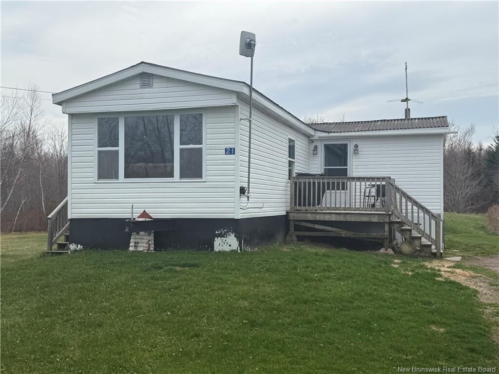 Property Photo:  21 Trenholm Road  NB E4M 3C9 