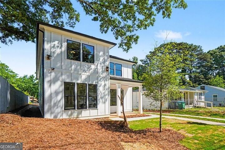 Property Photo:  493 Woodrow Avenue  GA 30354 