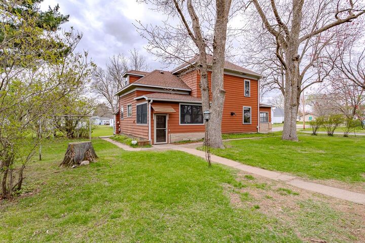 Property Photo:  1403 Water St  WI 54452 