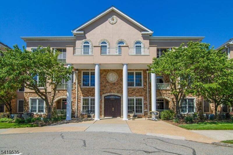 Property Photo:  4202 Cleveland Ln 202  NJ 07866 