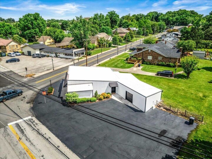 Property Photo: 318 S Dixie Street KY 40741