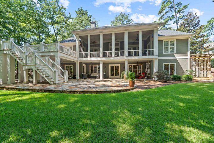 Property Photo:  1071 Eaglewood Way  GA 30642 