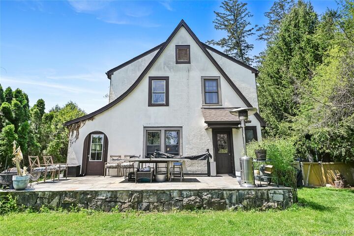 Property Photo:  365 Old Mamaroneck Road  NY 10605 