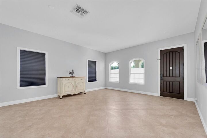 Property Photo:  3003 W Leroy Street  FL 33607 