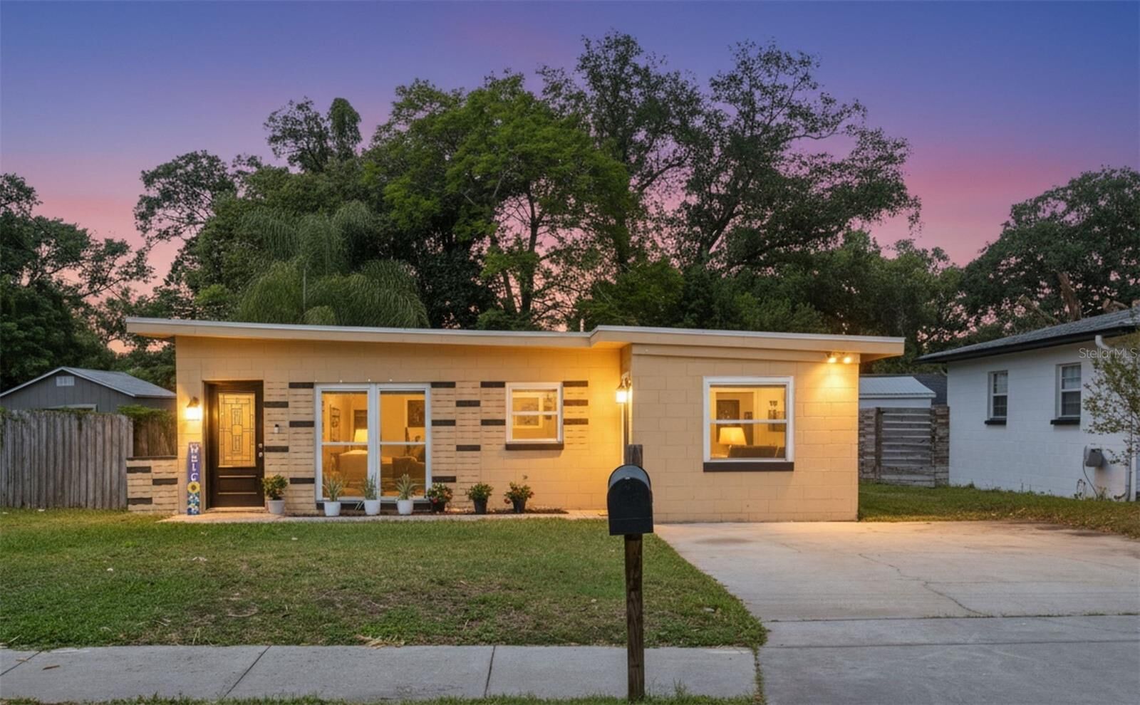 Property Photo:  1909 White Avenue  FL 32806 