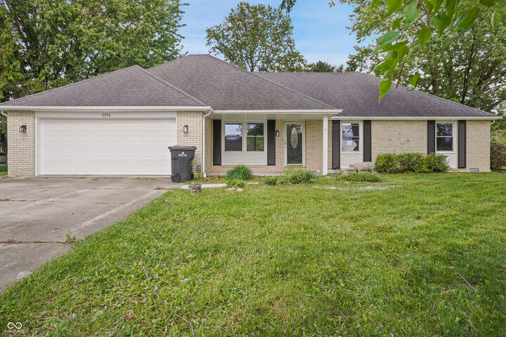 Property Photo: 6856 N Sagebrush Avenue IN 46001