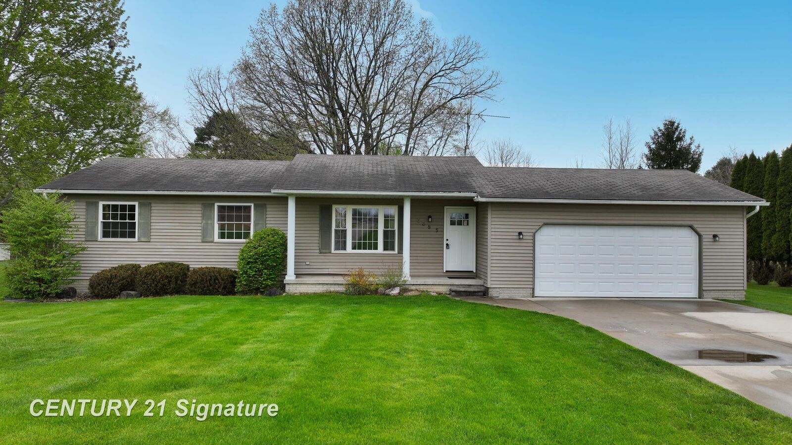 Property Photo:  3385 Ann Drive  MI 48433 